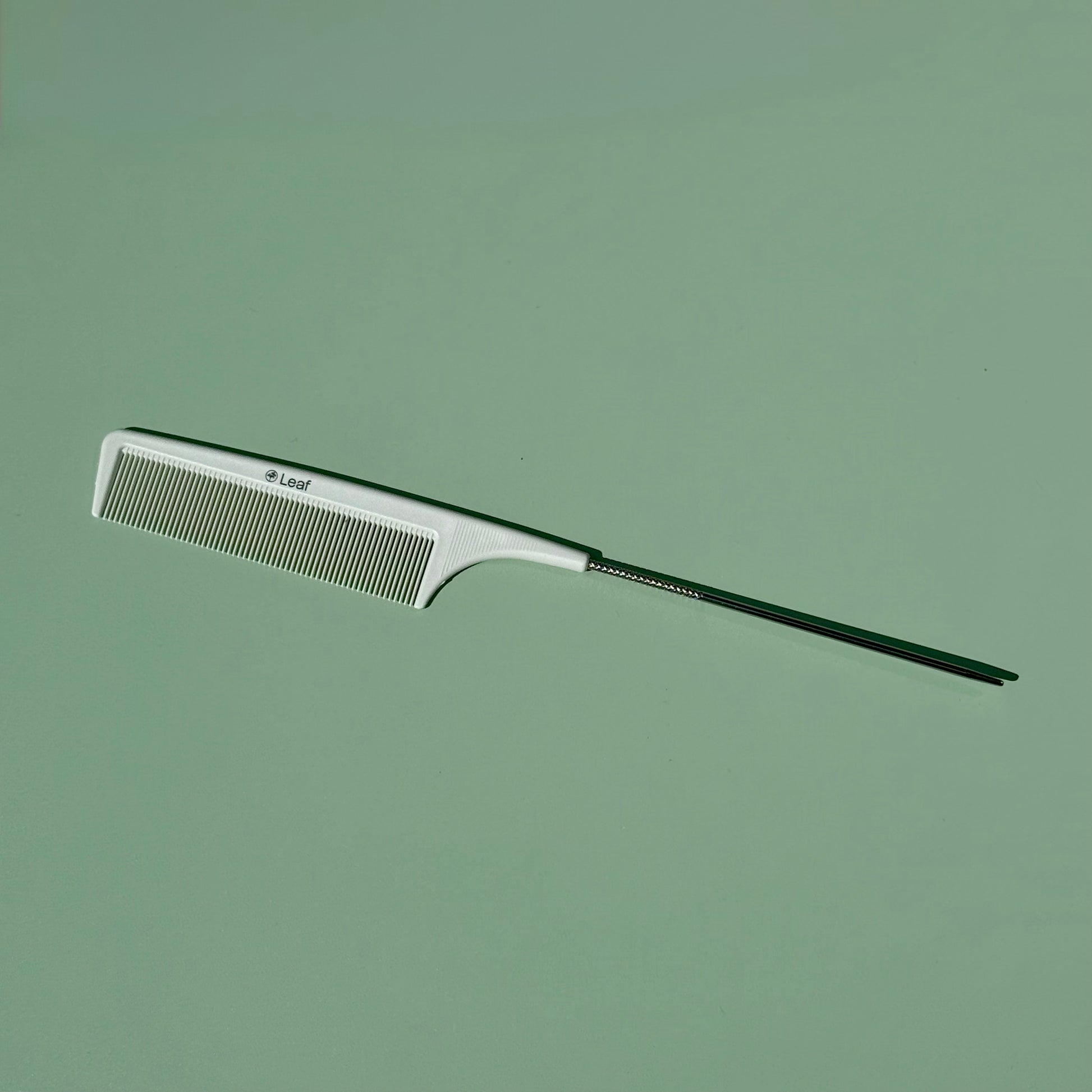 Leaf Pin Tail Comb