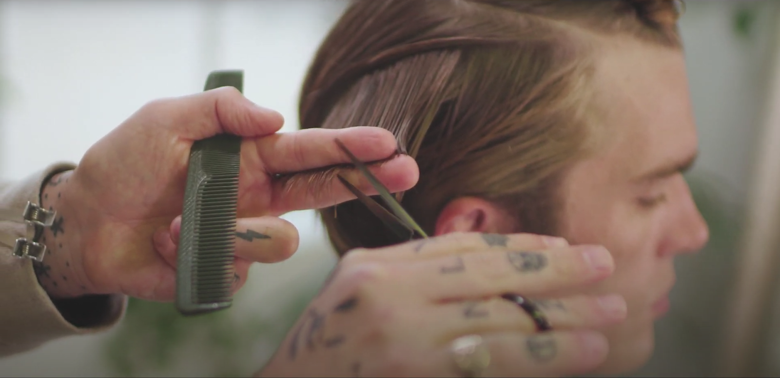 Leaf Scissors Cutting Guide