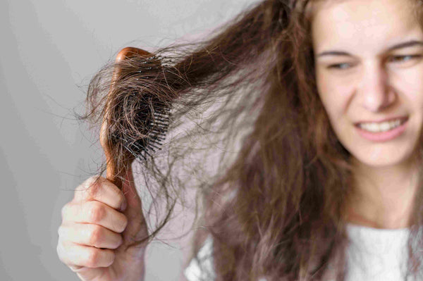 The right way to clean hair combs and hairbrushes