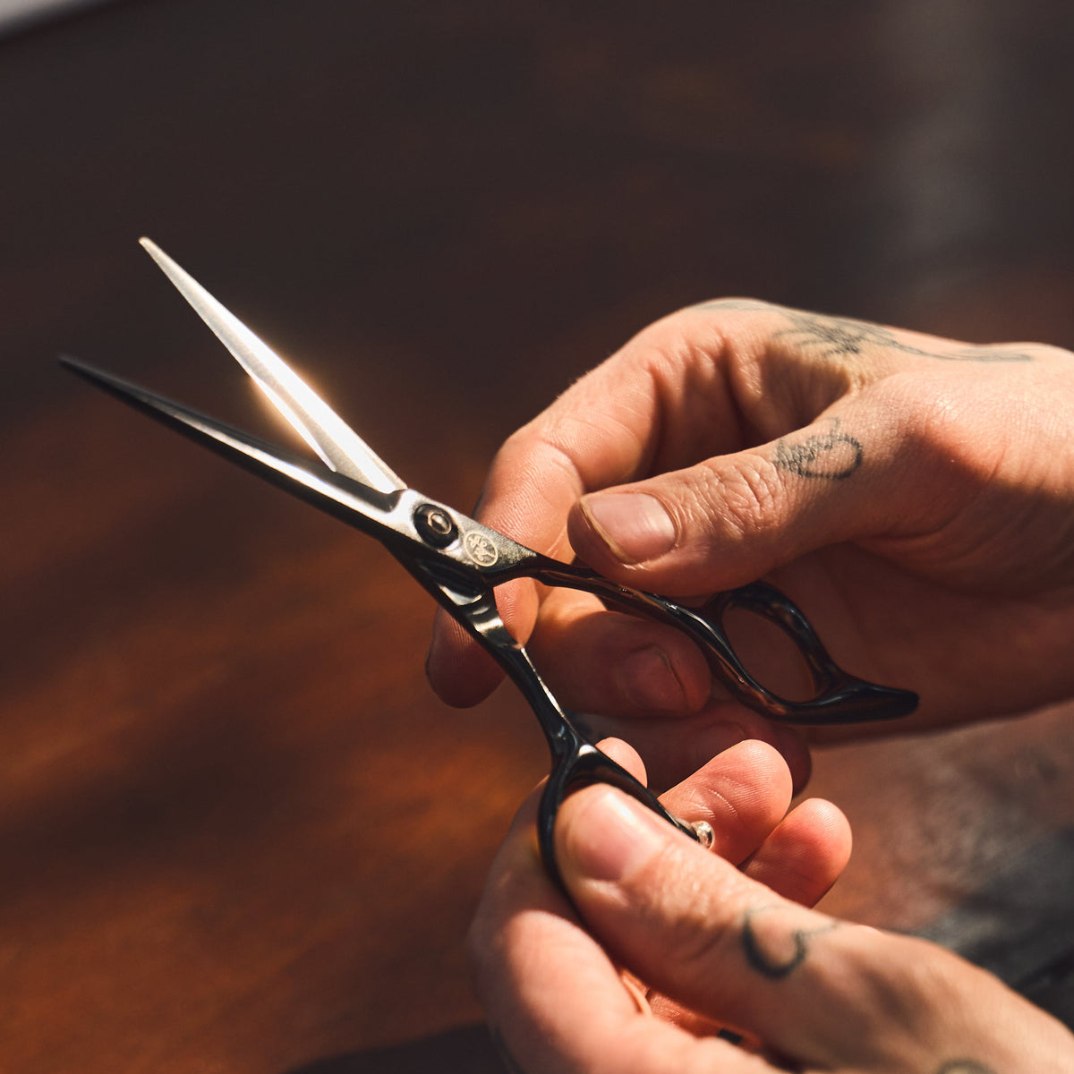 Leaf 'Black Edition' Scissor