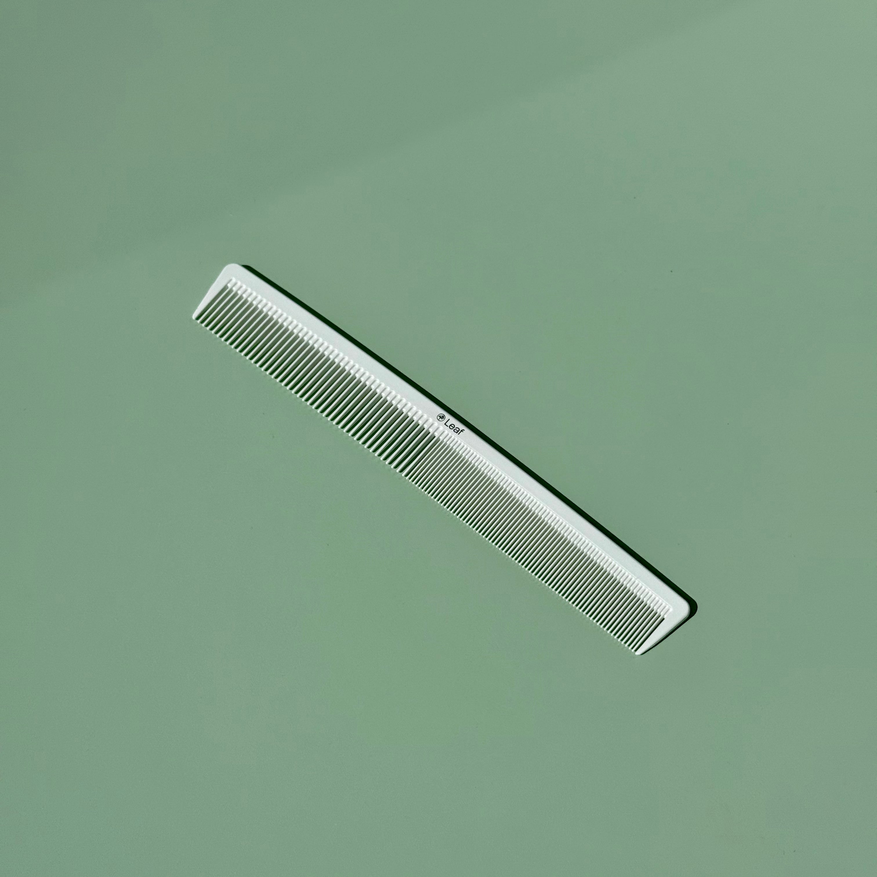 Leaf Large Hairdressing Cutting Comb Zoomed Out
