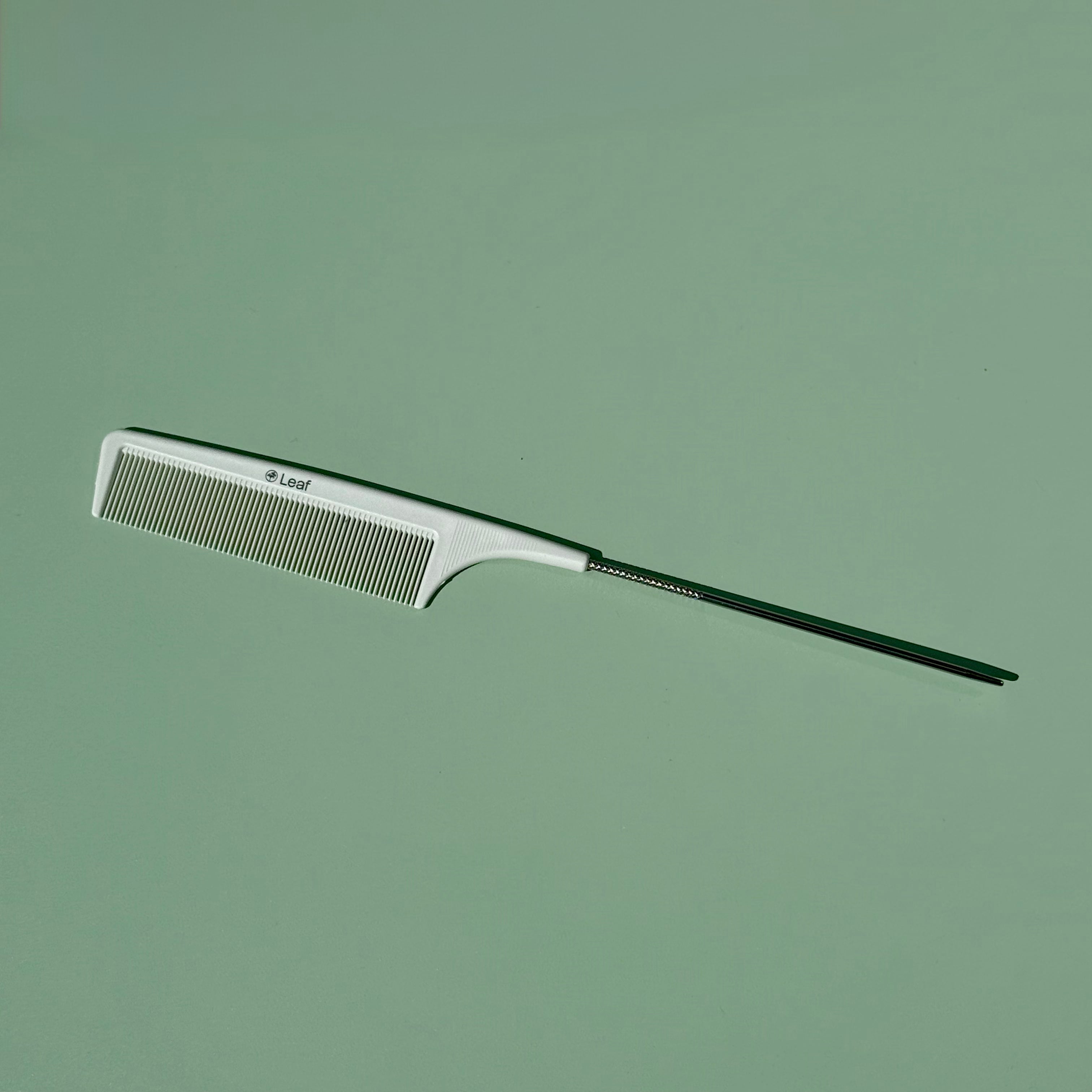 Leaf Pin Tail Comb