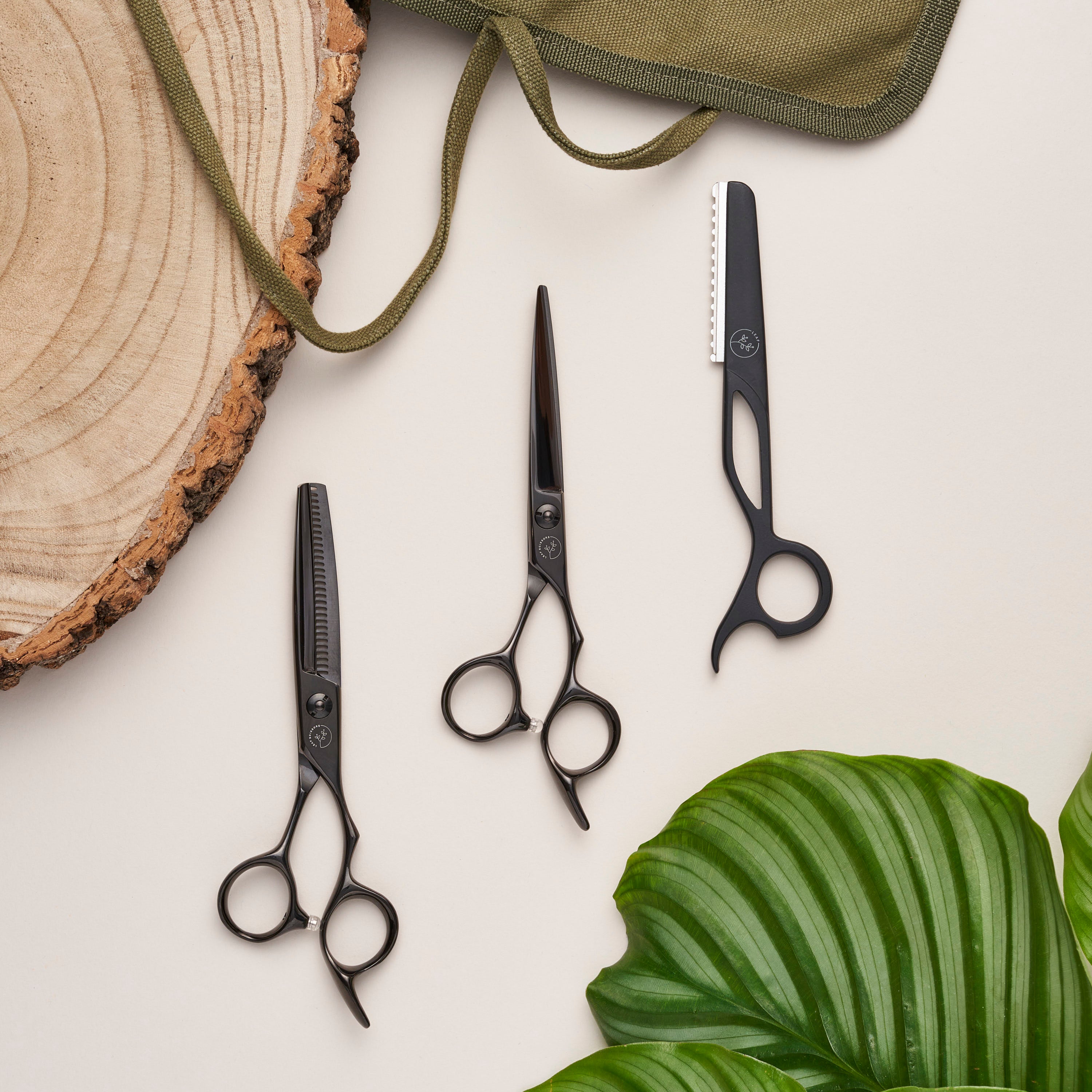 Leaf Black Edition Haidressing Scissor Set